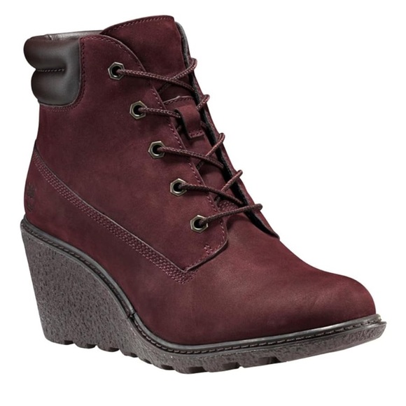 TIMBERLAND WOMEN’S AMSTON 6 INCH CHUKKA BOOTS - Picture 1 of 8